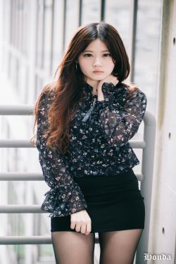 大胸美女全身裸体无遮挡