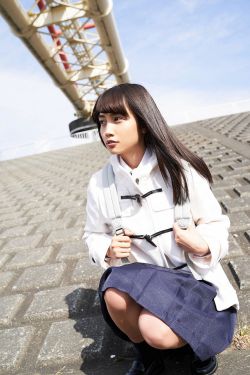 美女把腿扒开屁股让我桶