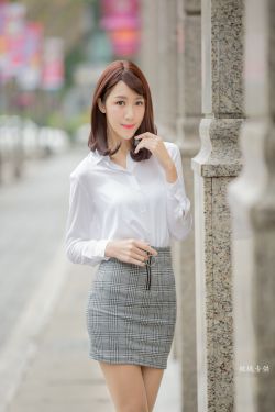 小胖哥玩的丝袜妹子受不了