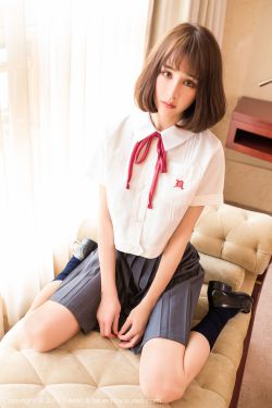 美女内衣被脱18